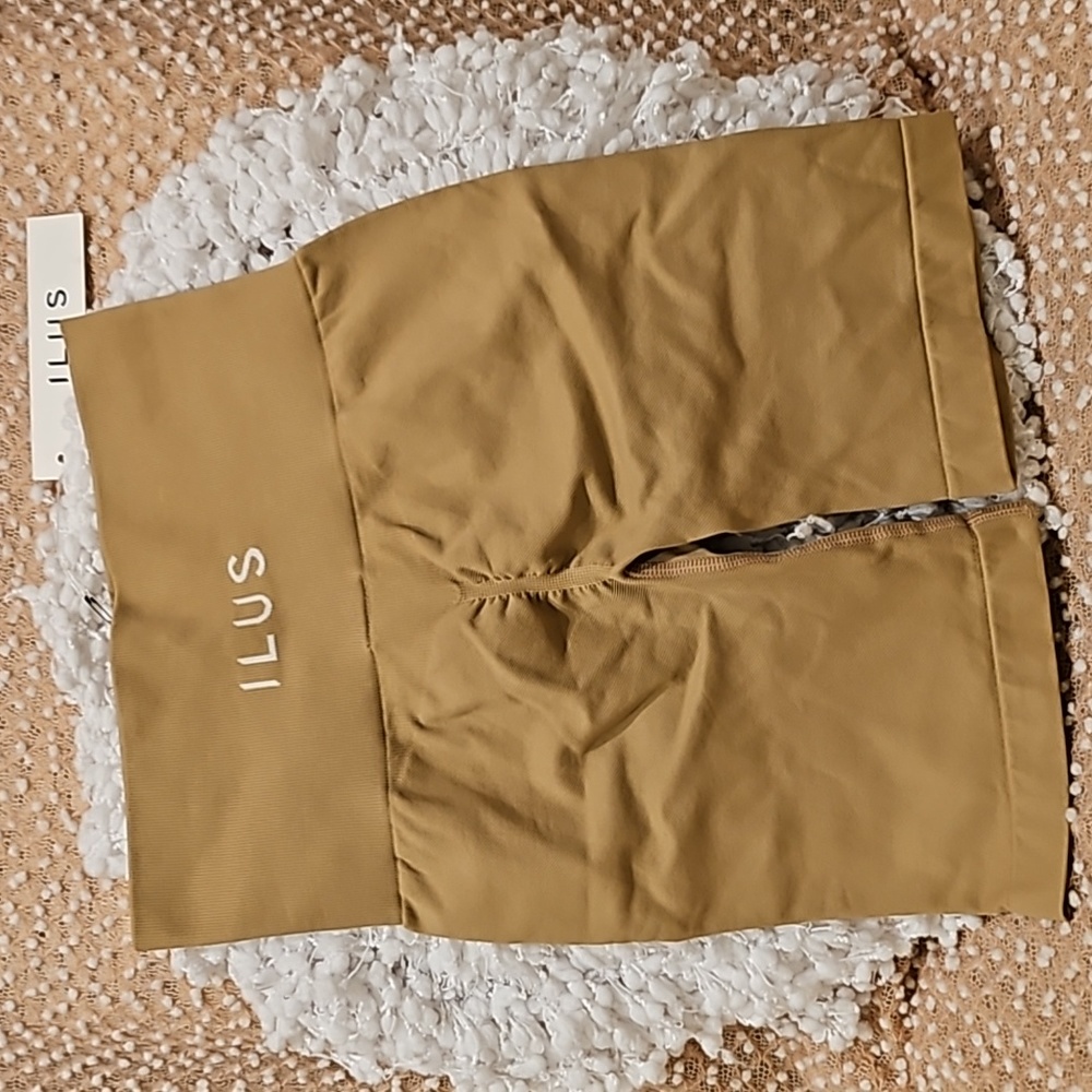 Ilus Label Shorts - Picture 5 of 13